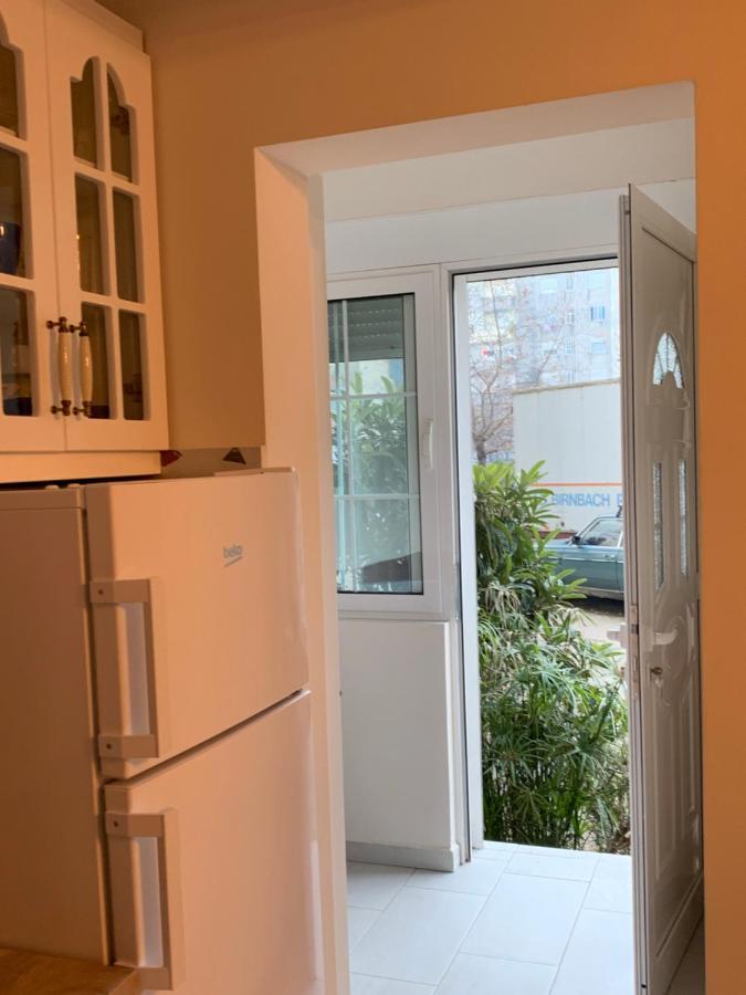 N&N Apartment Permet Exterior photo